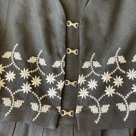 Periwinkle Black Midi Dress White Embroidery Empire Waist Vintage Size 12 - Picture 5 of 9